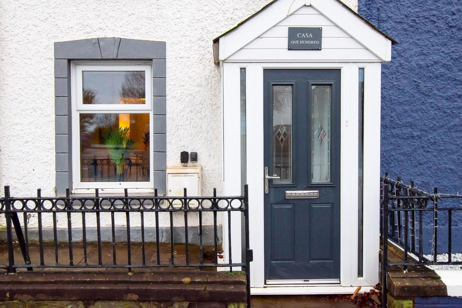 Casa One Hundred - A Beautiful 4 Bed House On The Beach Front Swansea Eksteriør bilde