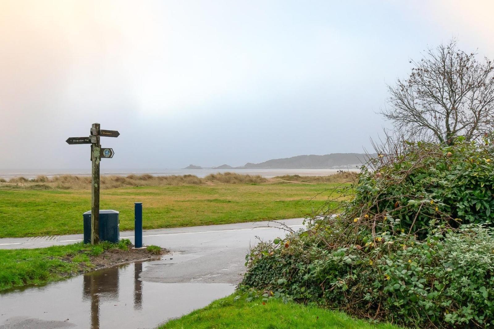 Casa One Hundred - A Beautiful 4 Bed House On The Beach Front Swansea Eksteriør bilde