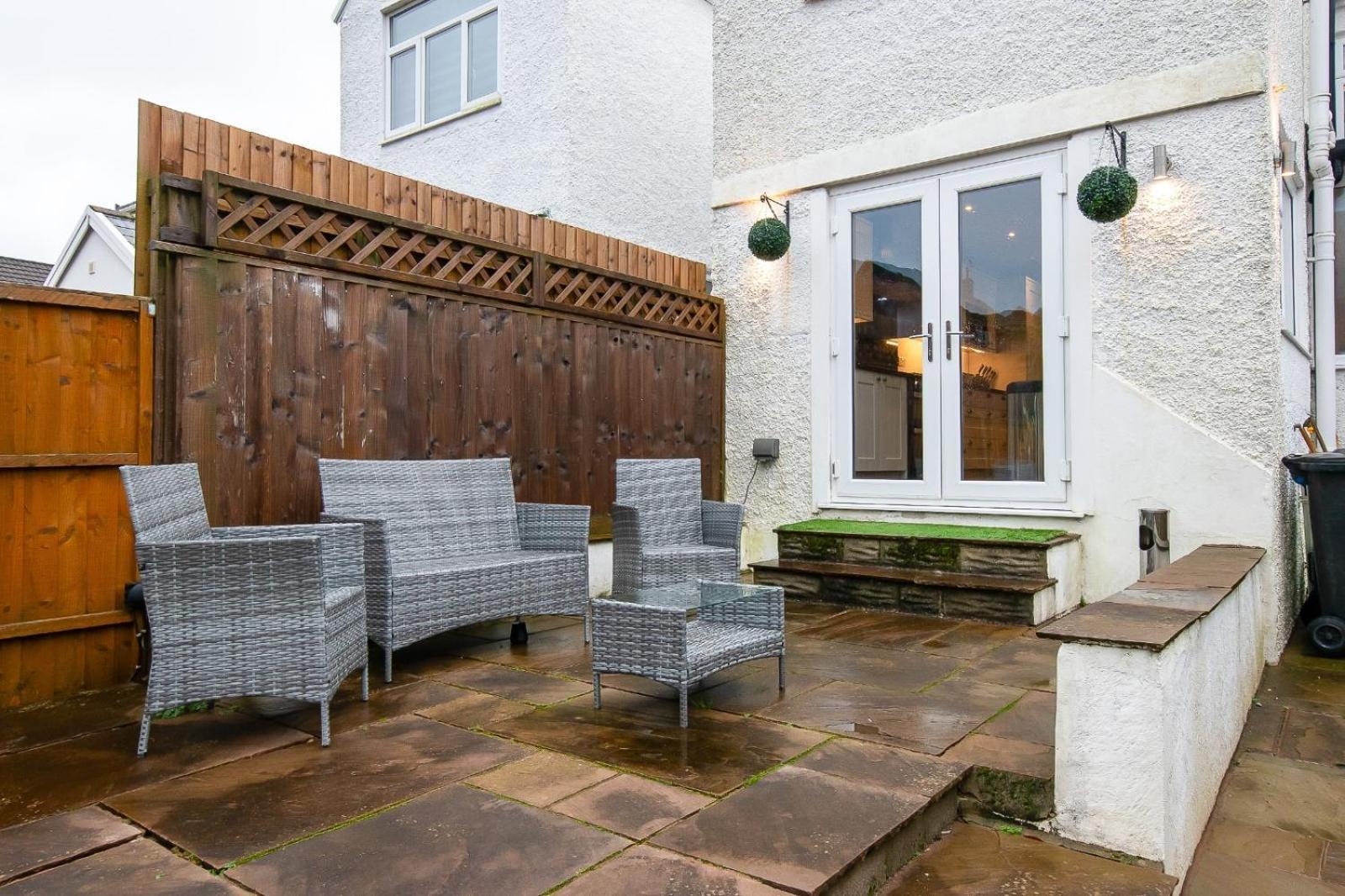 Casa One Hundred - A Beautiful 4 Bed House On The Beach Front Swansea Eksteriør bilde