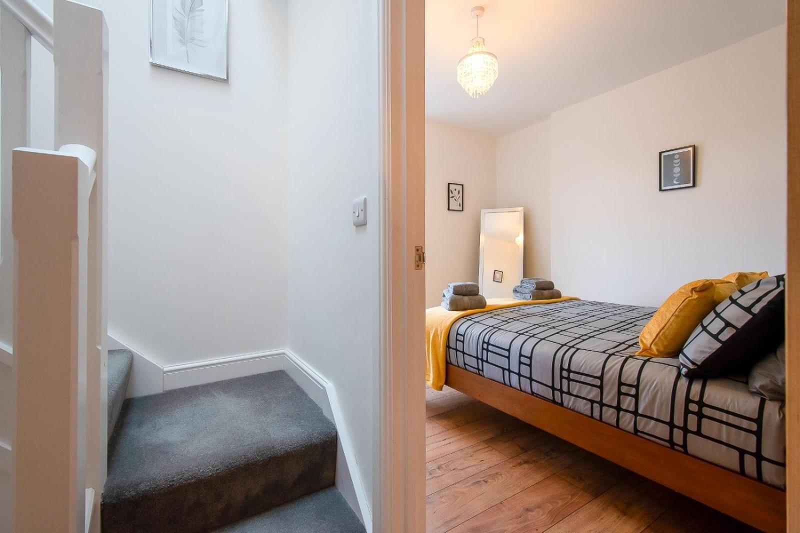 Casa One Hundred - A Beautiful 4 Bed House On The Beach Front Swansea Eksteriør bilde