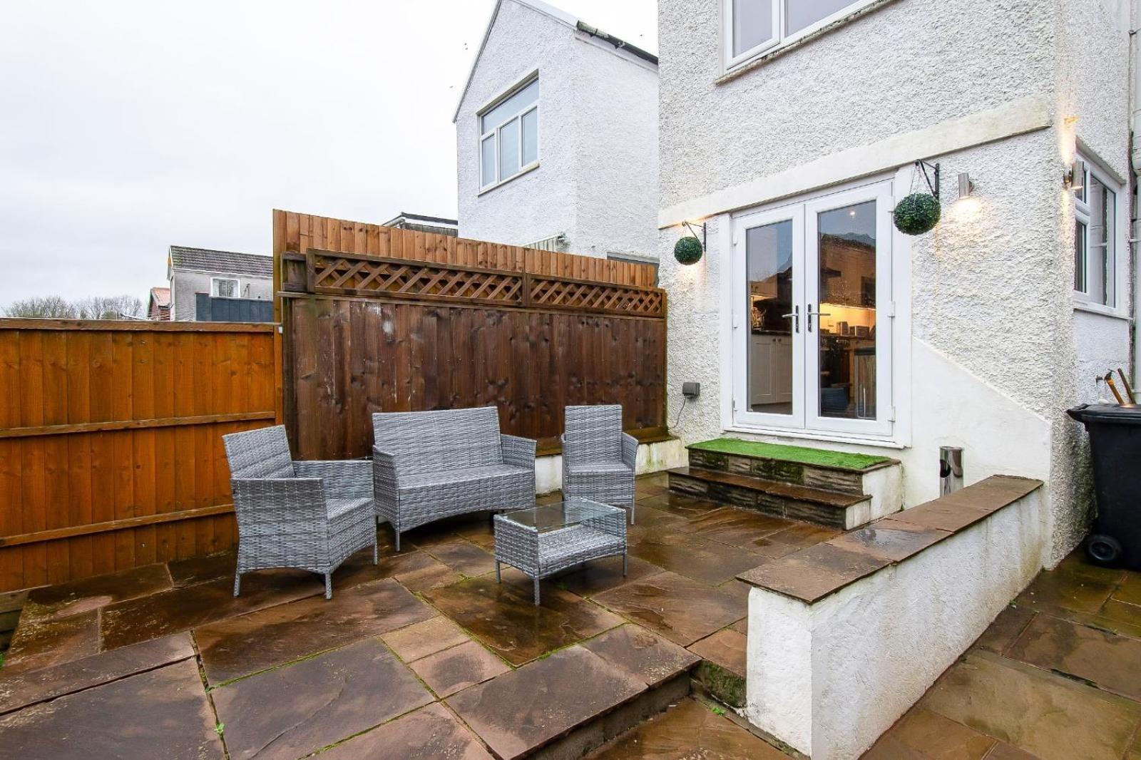 Casa One Hundred - A Beautiful 4 Bed House On The Beach Front Swansea Eksteriør bilde
