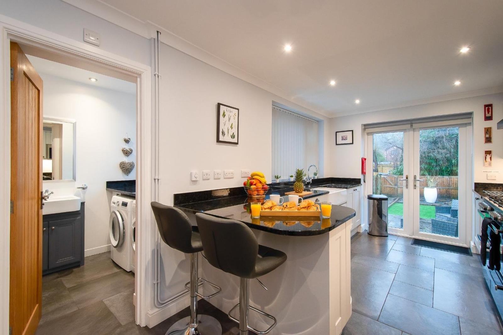 Casa One Hundred - A Beautiful 4 Bed House On The Beach Front Swansea Eksteriør bilde