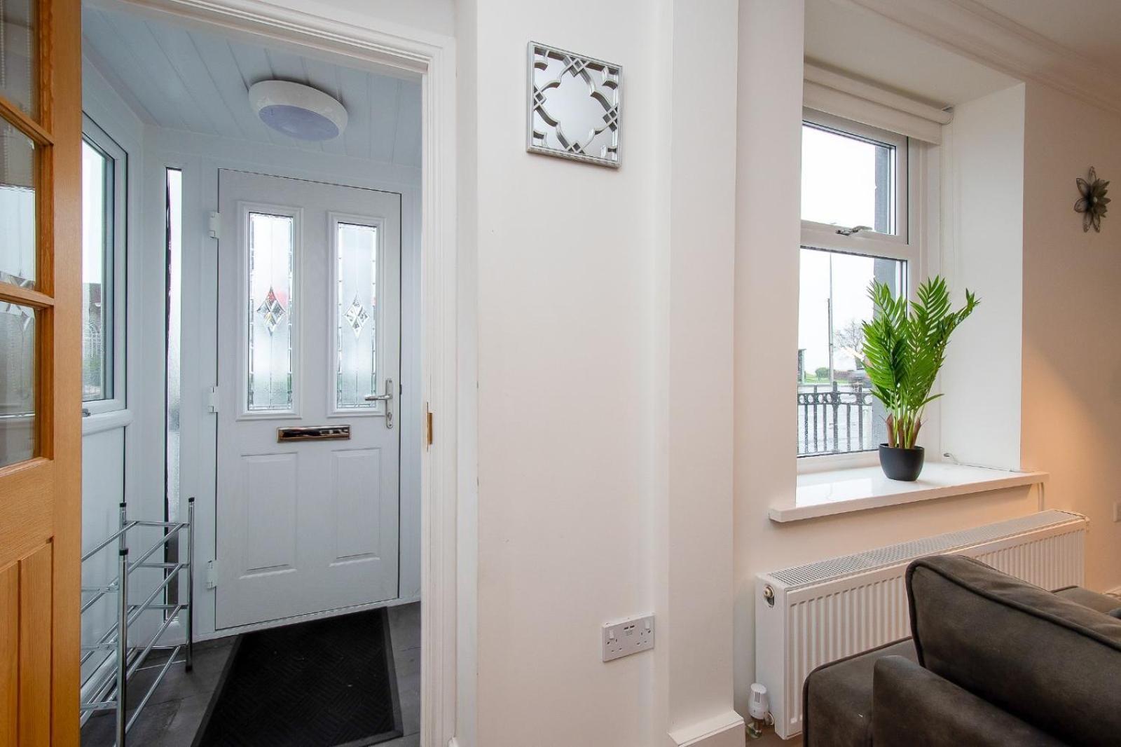 Casa One Hundred - A Beautiful 4 Bed House On The Beach Front Swansea Eksteriør bilde