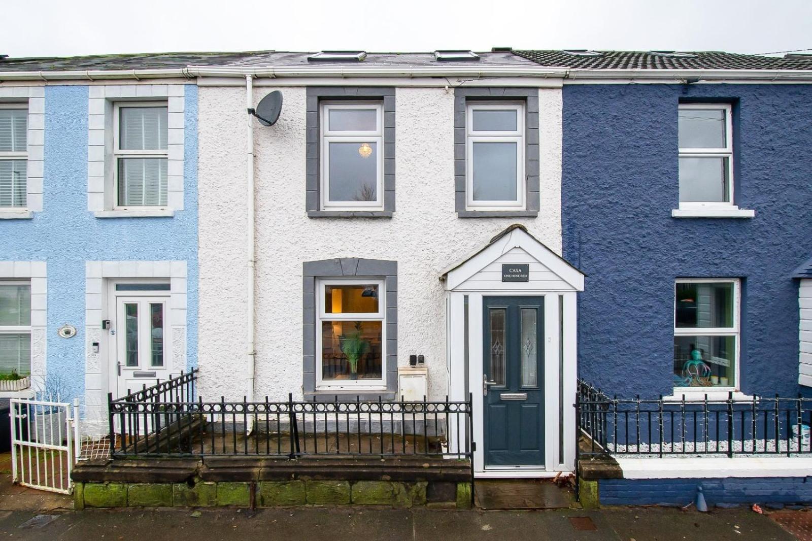 Casa One Hundred - A Beautiful 4 Bed House On The Beach Front Swansea Eksteriør bilde