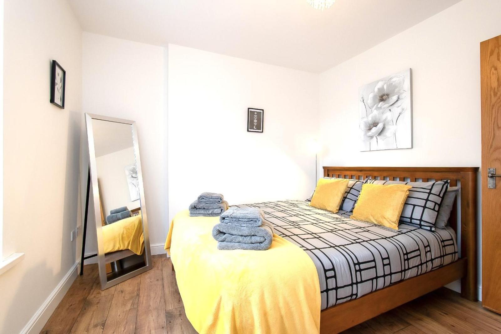 Casa One Hundred - A Beautiful 4 Bed House On The Beach Front Swansea Eksteriør bilde