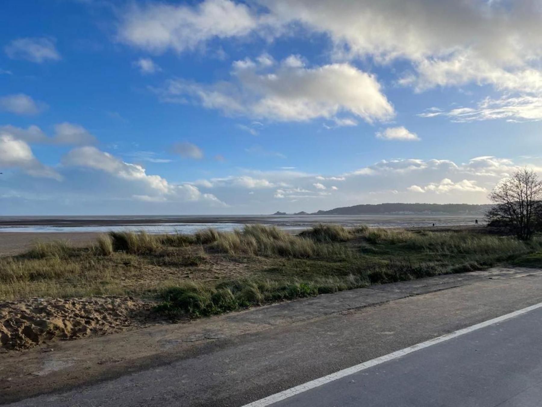 Casa One Hundred - A Beautiful 4 Bed House On The Beach Front Swansea Eksteriør bilde